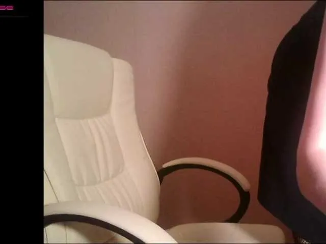 Live sex webcam photo for leeloofire #241009627