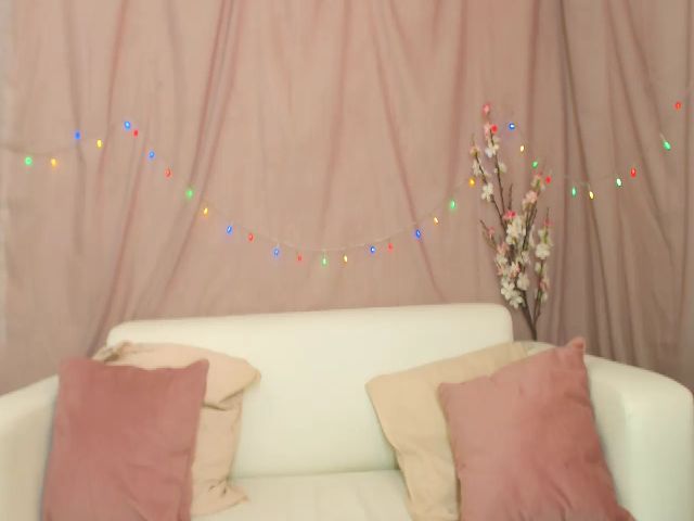 Live sex webcam photo for Miss_Lizzy_ #252406244