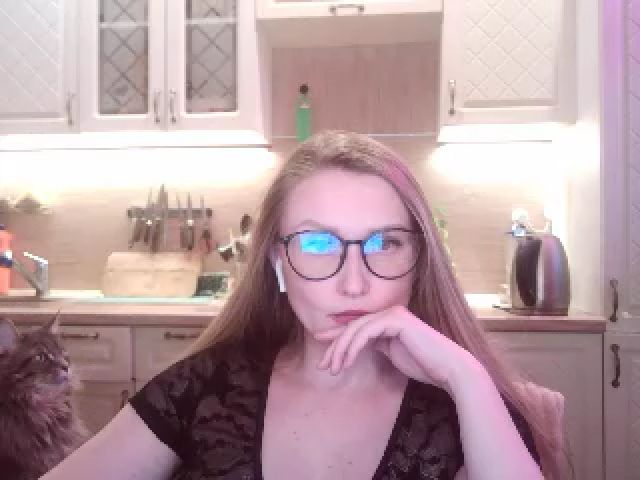 Live sex webcam photo for JaneGrey111 #262227878