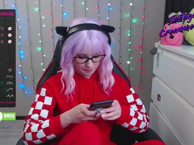 Live sex webcam photo for CreamMeow #241246973