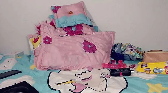 Live sex webcam photo for Emma_18x #252058311