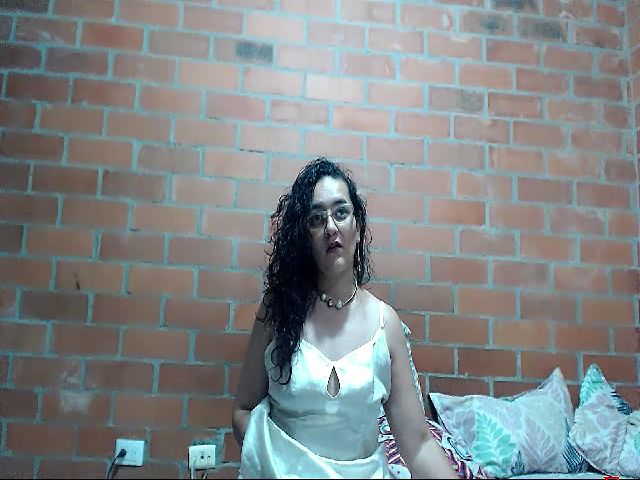 Live sex webcam photo for SaimaJayeb #261018562