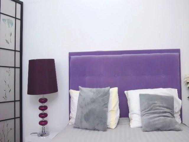 Live sex webcam photo for InnaHottyX #263619827