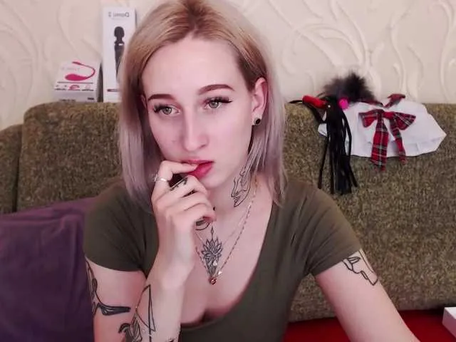 Live sex webcam photo for LadyMoonLight #241305977