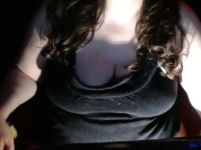 Live sex webcam photo for XMayaxxx #252293144