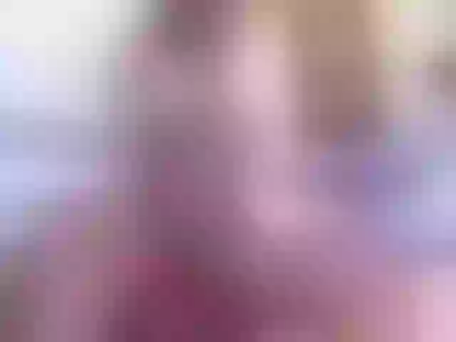 Live sex webcam photo for LuciaKlein #240904380