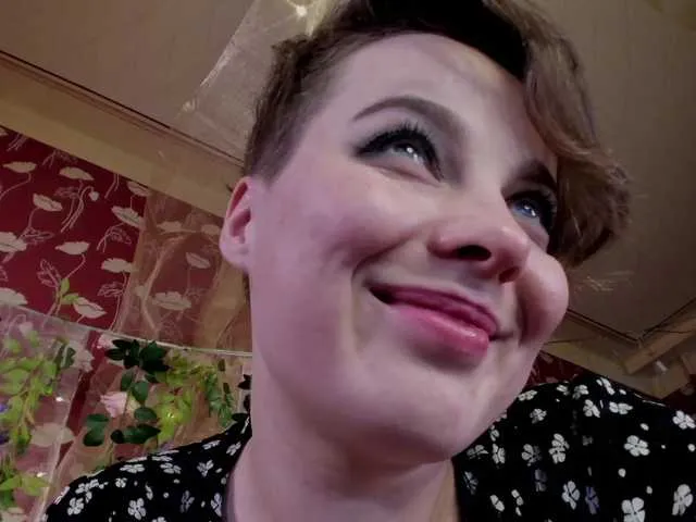 Live sex webcam photo for CelineGinger #241400921