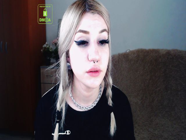 Live sex webcam photo for Alison_Moonli #252336304