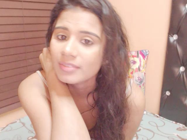 Live sex webcam photo for PARADISEQEEN #259019096