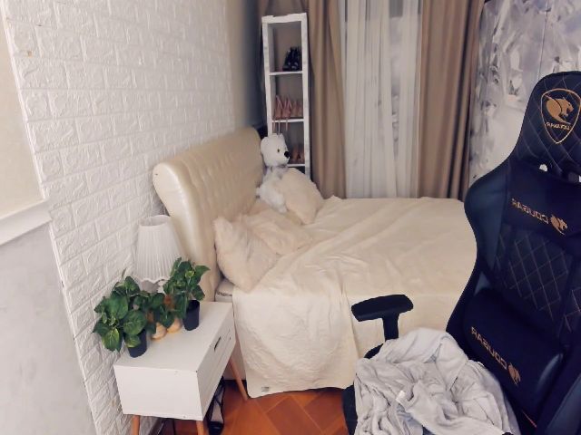 Live sex webcam photo for ArielAniston #258979889