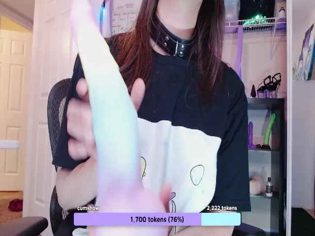 Live sex webcam photo for moonlitfox #254933654