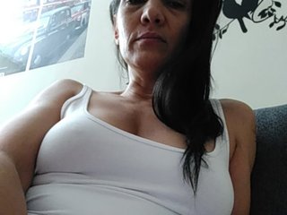 Live sex webcam photo for Amelie7 #240795769