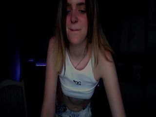 Live sex webcam photo for Ella_Hudson #252065352