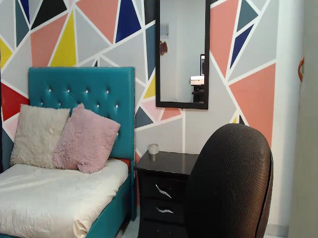 Live sex webcam photo for TATIANA_WD #287859076