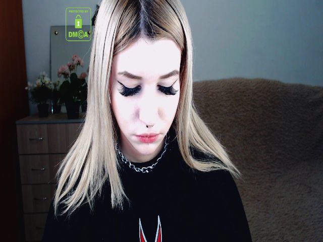 Live sex webcam photo for Alison_Moonli #257183714