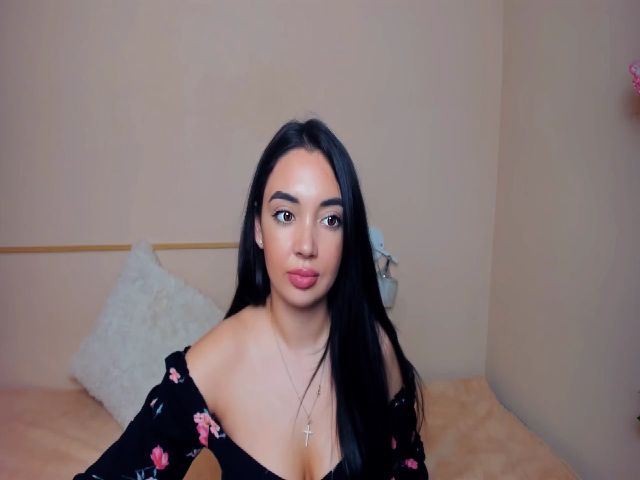 Live sex webcam photo for RoxyRoxe #256112173