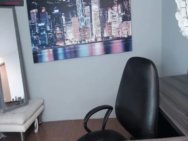 Live sex webcam photo for Cat_apple #262474072