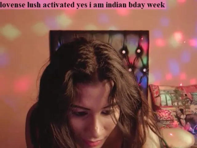 Live sex webcam photo for PARADISEQEEN #254660175