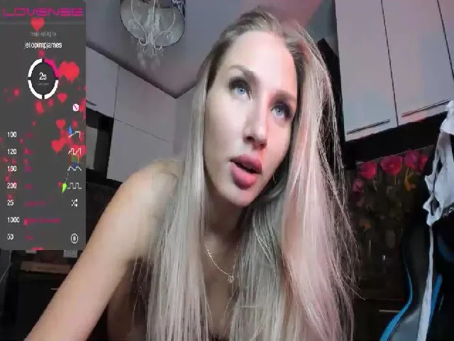 Live sex webcam photo for SofiClimbing #262113881