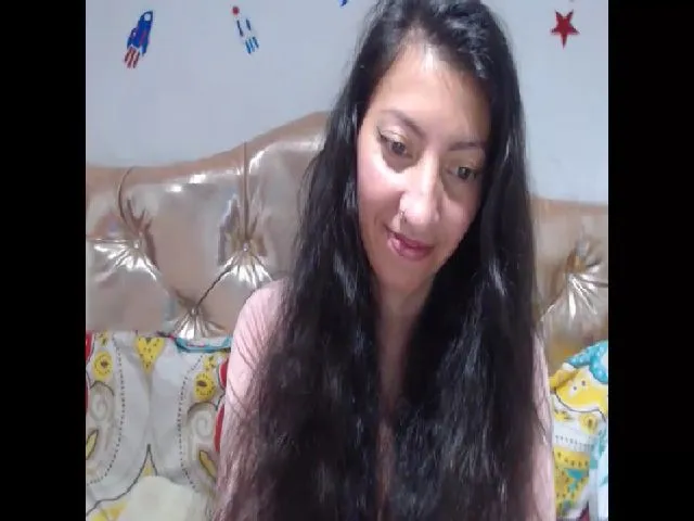 Live sex webcam photo for Kaymilf #253253931