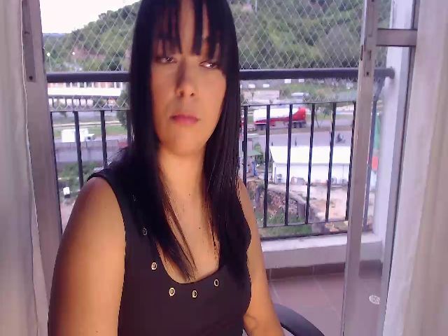 Live sex webcam photo for SalomeFrancoo #258359564