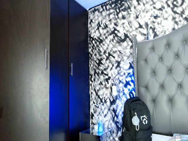 Live sex webcam photo for Brigtstar_ #255507852