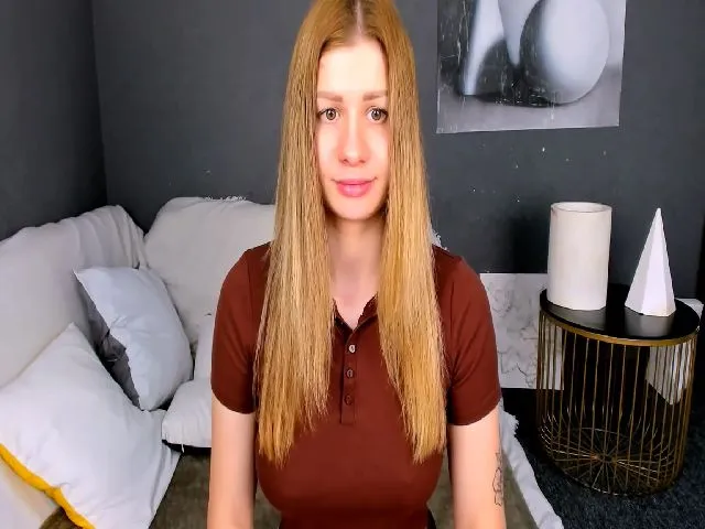 Live sex webcam photo for JuicyHelenX #263131576