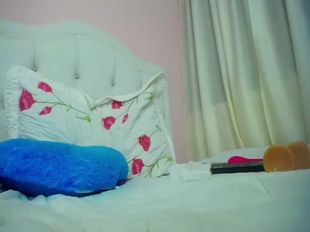 Live sex webcam photo for Petite_camila #287864790