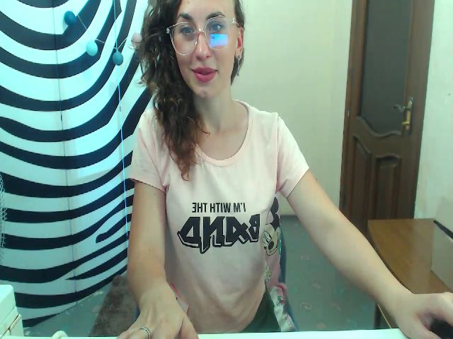 Live sex webcam photo for HeartGirl #255902084