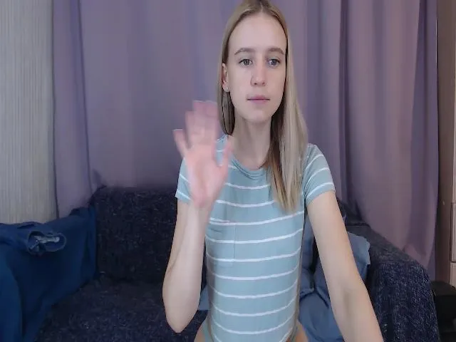 Live sex webcam photo for HotSwJenna #265294921