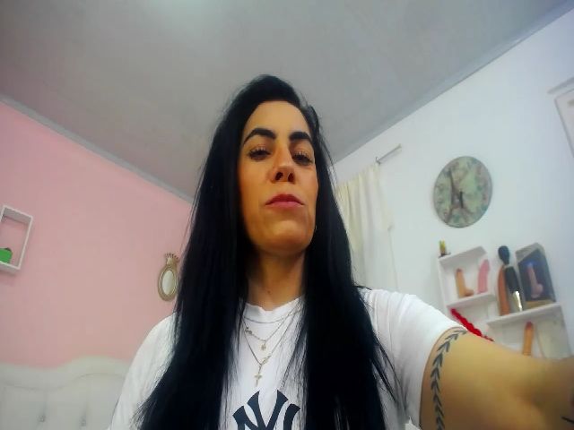Live sex webcam photo for Petite_camila #287864609