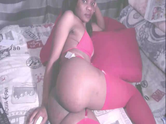 Live sex webcam photo for Sexybooty85 #254115926