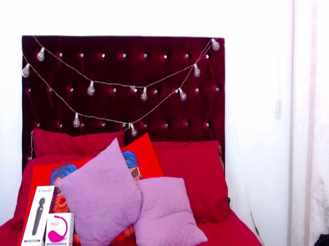 Live sex webcam photo for Lanna_Wolf #263429157