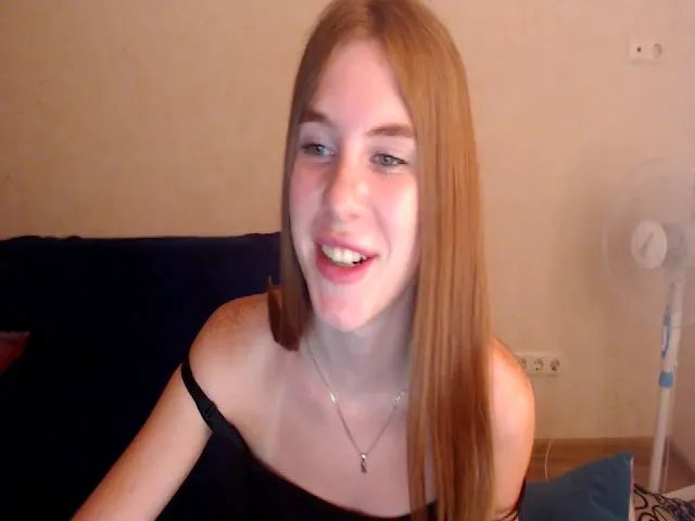 Live sex webcam photo for Vesnyshka #262289292