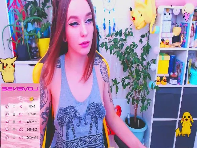 Live sex webcam photo for JinjerMoon #264260391