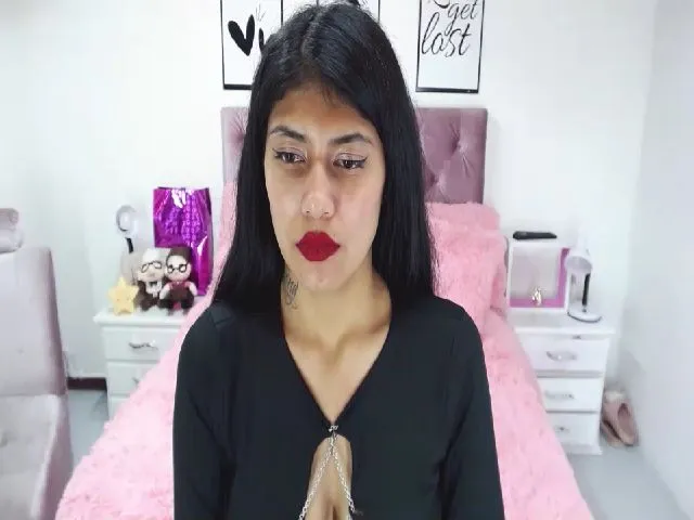 Live sex webcam photo for PeytonBrunett #263030496
