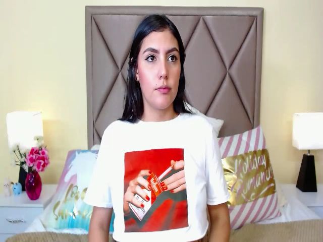 Live sex webcam photo for Mia_thompsons #263383476