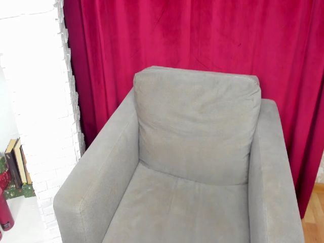 Live sex webcam photo for RubyMystery #261411989