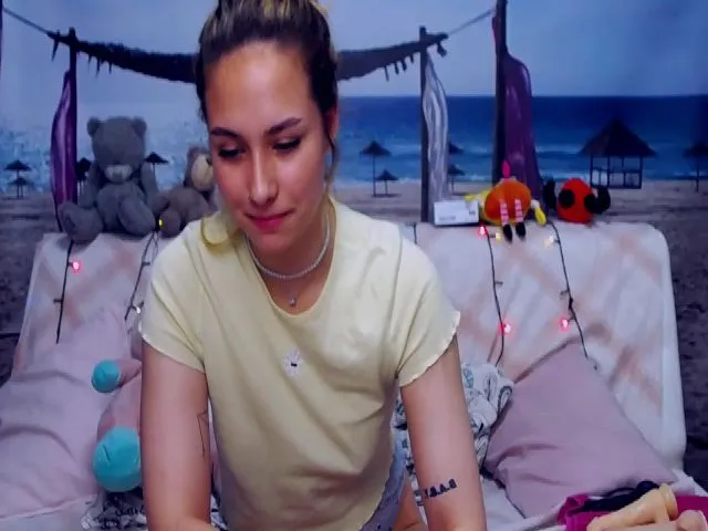 Live sex webcam photo for AlisMonrov18 #260535164