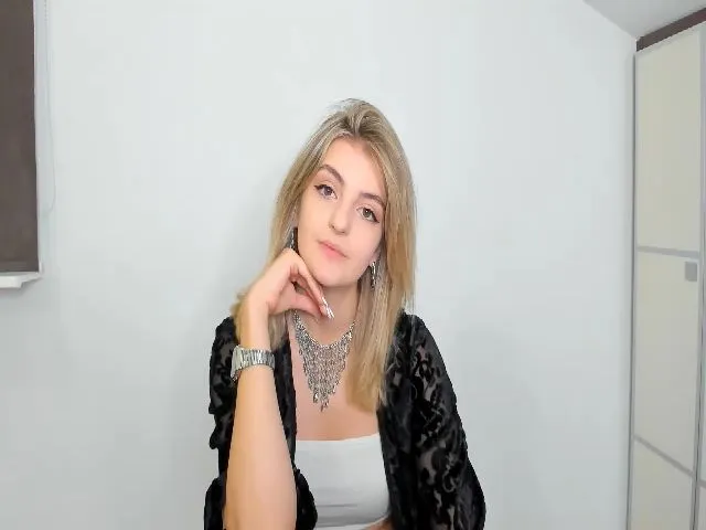 Live sex webcam photo for HelelGretta #254106342
