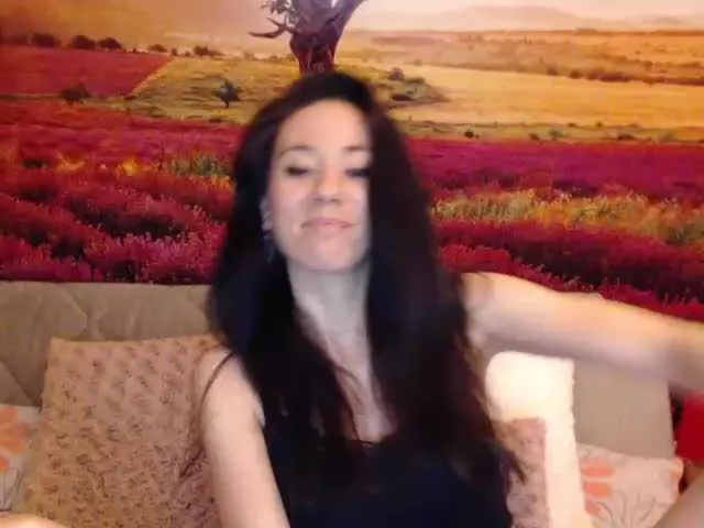 Live sex webcam photo for Roselyn12 #240960918