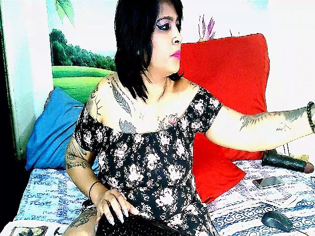 Live sex webcam photo for IndianKatz #253977801
