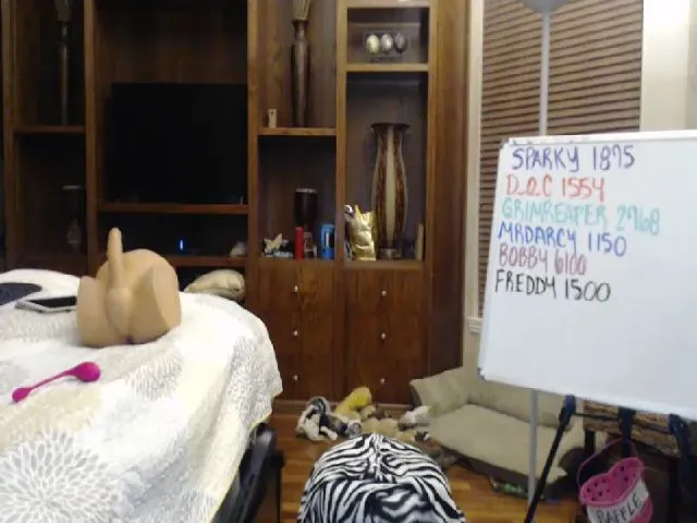 Live sex webcam photo for Autumn_Blonde #263639312