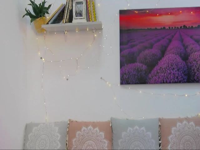 Live sex webcam photo for MaraW #264417665