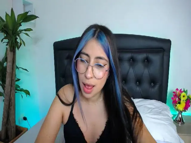 Live sex webcam photo for Mairerf #255369126