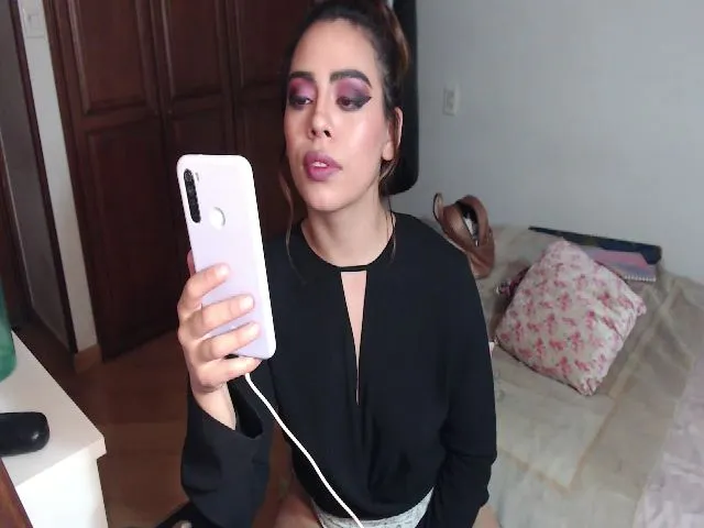 Live sex webcam photo for Biiigbooty_ #260512158