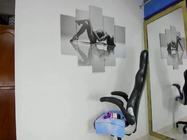 Live sex webcam photo for Msssofia_ #259404958