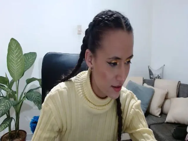 Live sex webcam photo for Avaa22_ #254686376