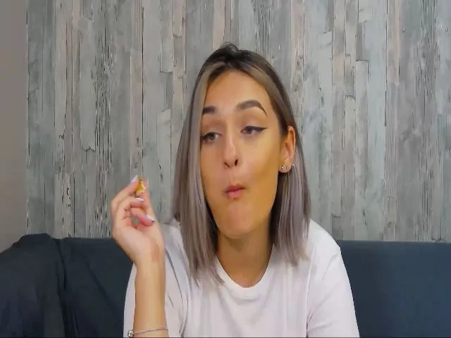 Live sex webcam photo for SecretAmber #255621374