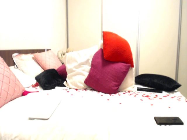 Live sex webcam photo for CharmVivianne #260976702